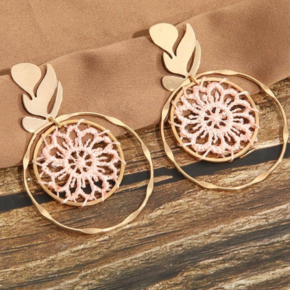 **NEW! Gorgeous Gold Abstract Leaf & Webbed Hoop Earrings - GREAT GIFT - Picture 6 of 7